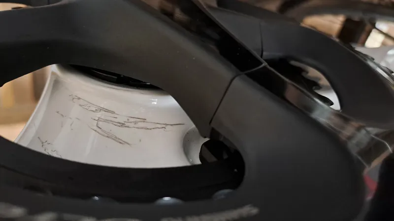 EX DISPLAY Trek Madone SL 6 Carbon Road Bike 56 2022 in White-2